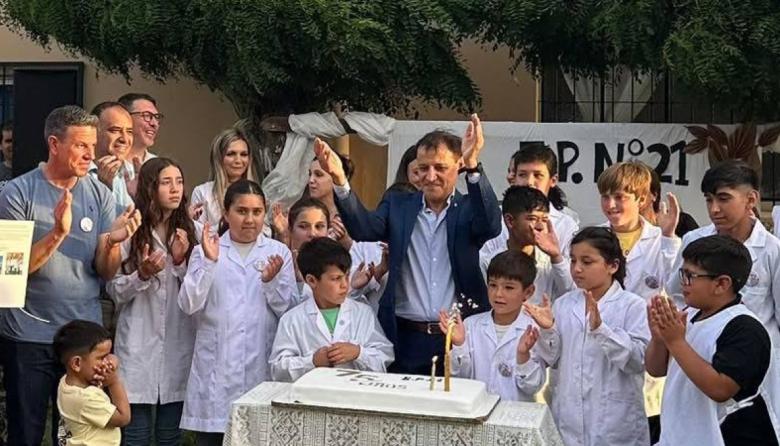 La Escuela N° 21 de Roque Pérez festejó sus 75 años de vida