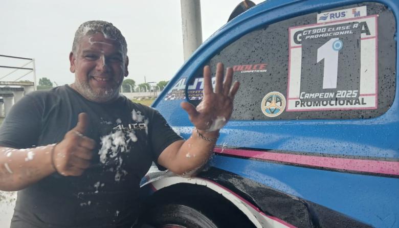 Alejandro “Alito” Illescas volvió a consagrarse campeón en el GT 900