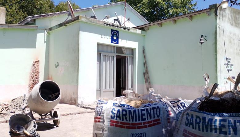 Más obras en escuelas de Roque Pérez para mejorar las condiciones edilicias