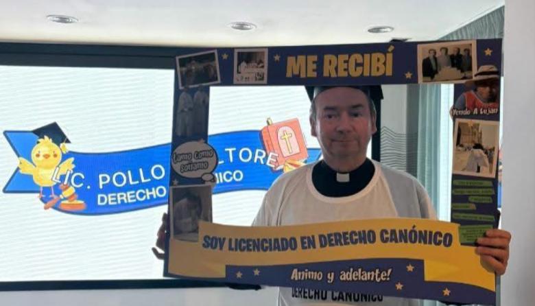 El padre Mauricio Scoltore se recibió de licenciado en Derecho Canónico en la UCA