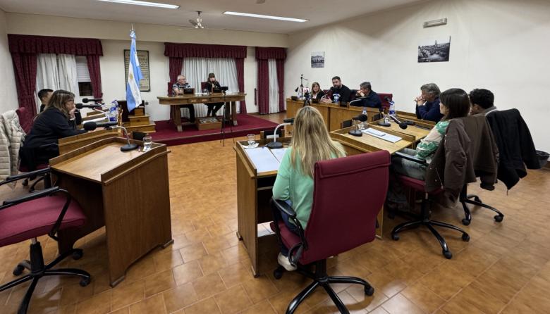 Qué se aprobó en la última sesión del Concejo Deliberante de Roque Pérez: becas, salarios y obras públicas
