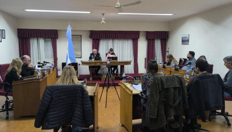 El Concejo Deliberante aprobó la compra de maquinaria y una nueva regulación para supermercados
