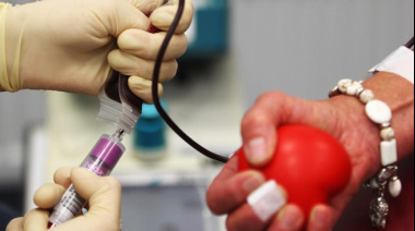 Roque Pérez se prepara para una nueva colecta de sangre y registro de médula ósea.