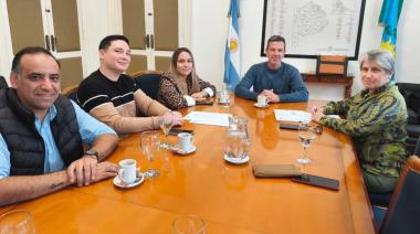 Sciaini se reunió con autoridades provinciales por educación y obras escolares en Roque Pérez