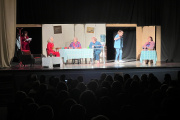 Roque Pérez disfrutó del brillo del teatro local con "Casa Tranquila"