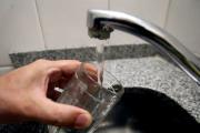 Alerta por el agua en Roque Pérez: recomiendan no consumirla por altos niveles de arsénico