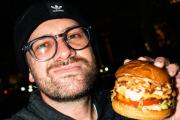 Checho Battista: de cocinar hamburguesas para sus amigos a abrir las puertas de su segundo local en Roque Pérez